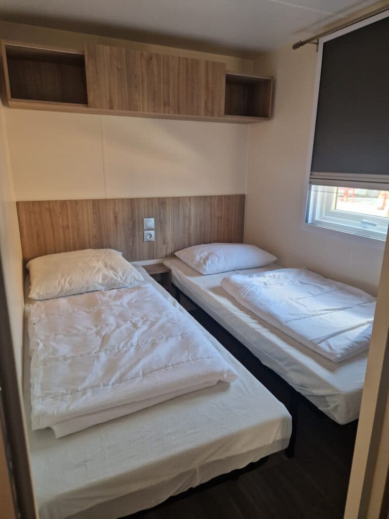Kinderkamer rechts in de mobile home
